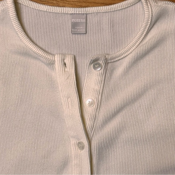 Musera Ribbed Button Cropped Cardigan - Picture 5 of 7